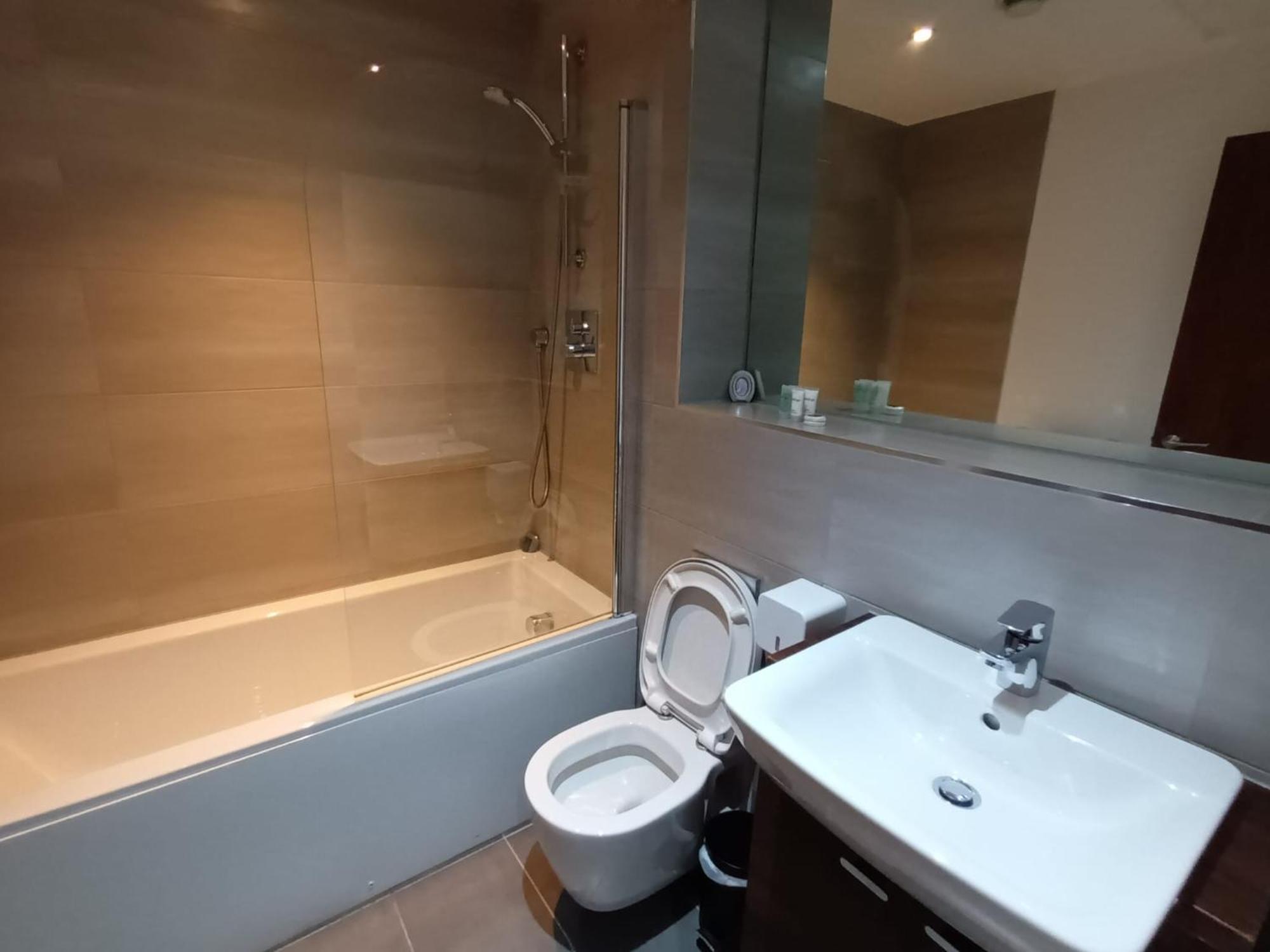 Kcs Broad Street Apartment Бирмингем Экстерьер фото