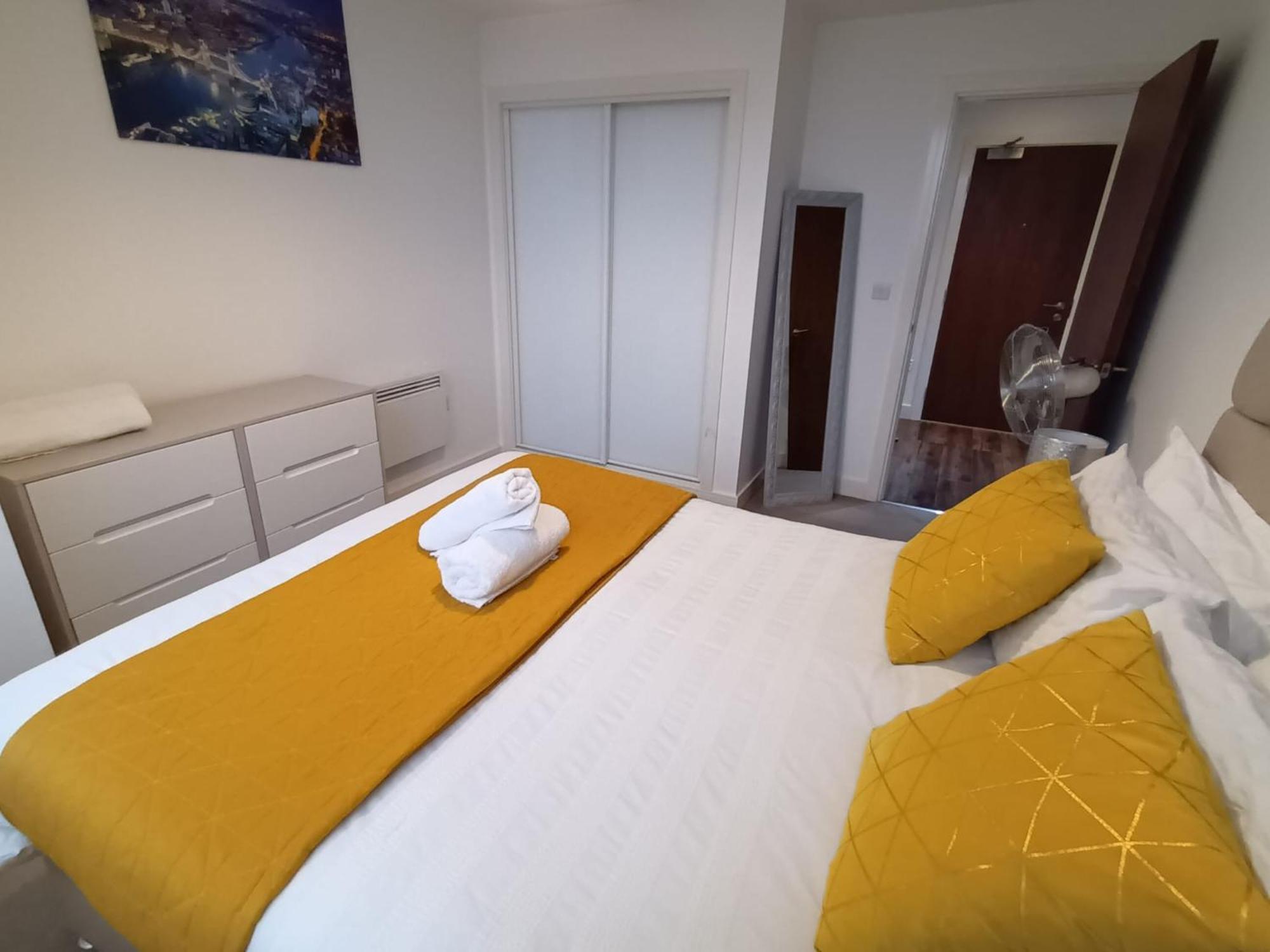 Kcs Broad Street Apartment Бирмингем Экстерьер фото